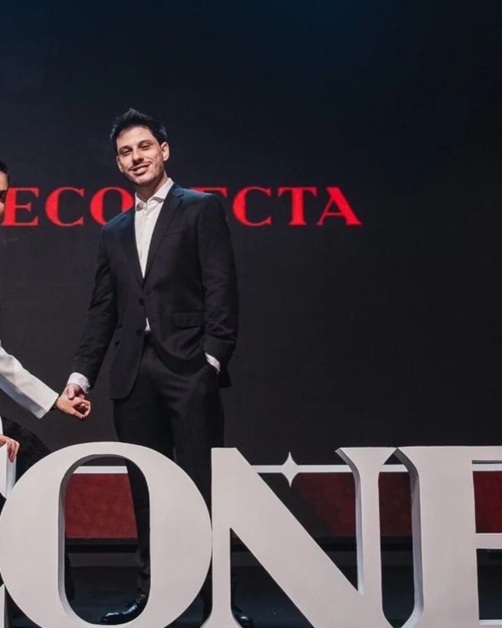 Leonardo Rosso no palco da última edição